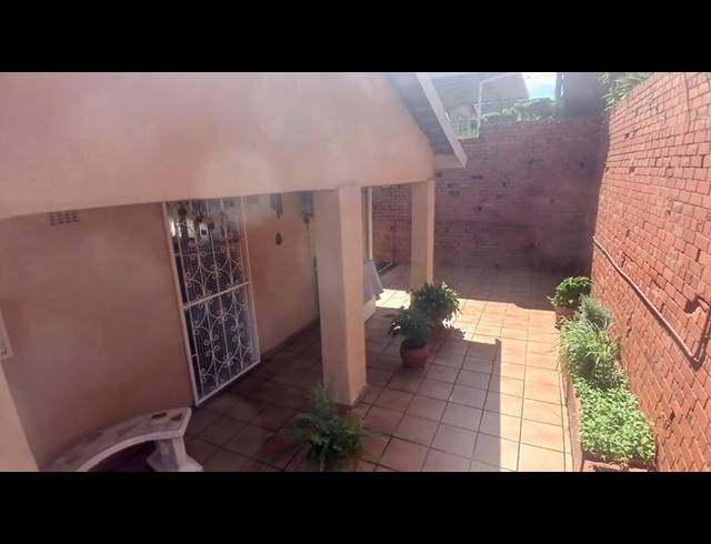 3 BEDROOM HOUSE FOR SALE IN SHALLCROSS